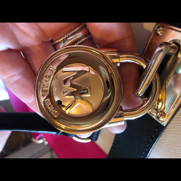 Authentic Michael Kors Large Hamilton Purse - Picture 6 of 8